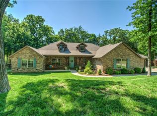 10531 Green Meadows Dr, Edmond, OK 73025