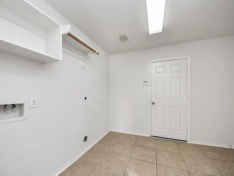 6411 Bright Falls Ln — Photo 10