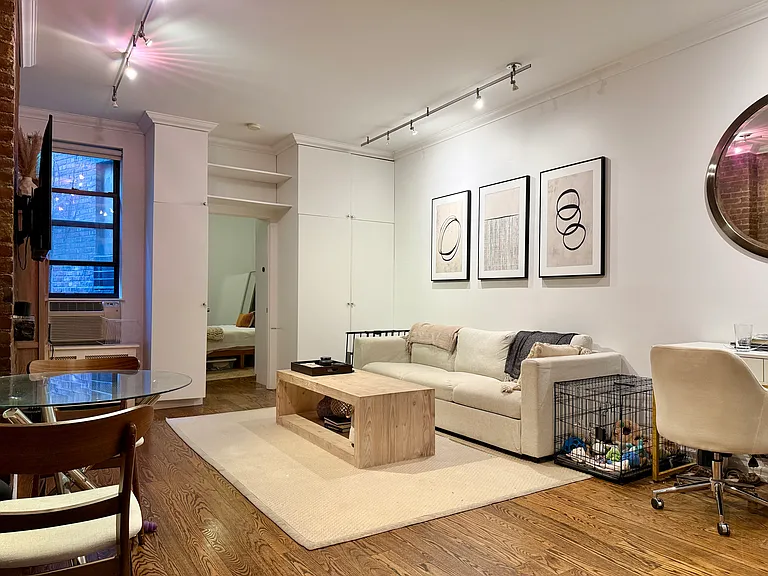 212 E 70th St #1C — Photo 15