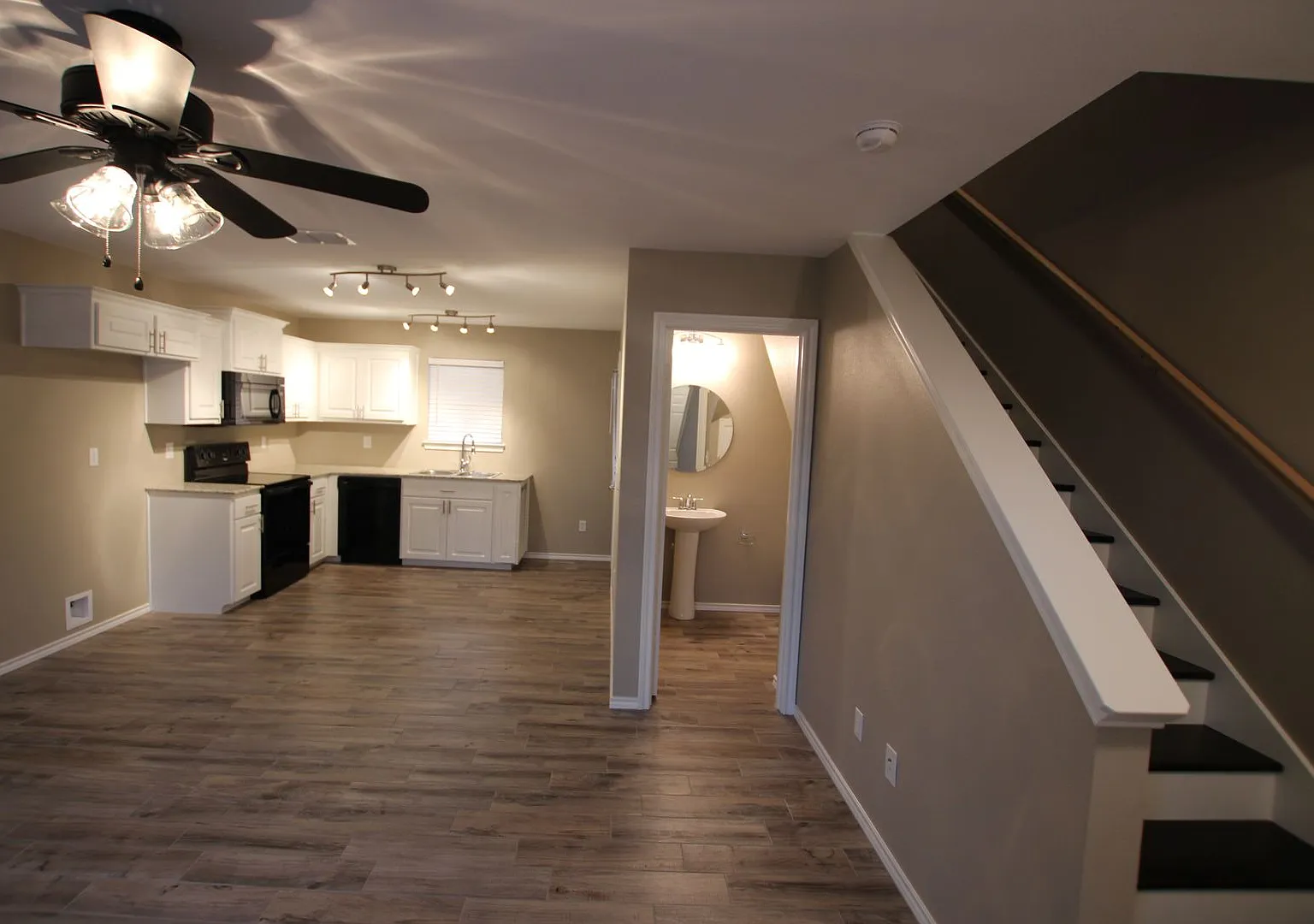 Brad Circle 1214 — Photo 3