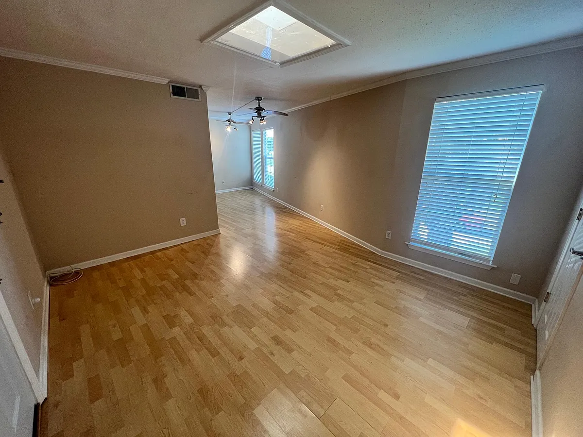 Building Photo - 5113 W Esplanade Ave #B