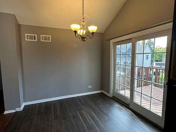 5th image of 1455 Beaumont Cir