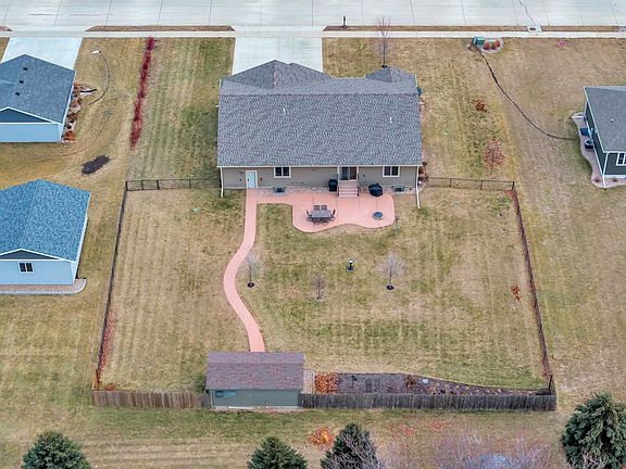 4th image of 2504 Viking Ave