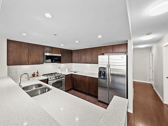 5th image of 8120 Lansdowne Rd #602