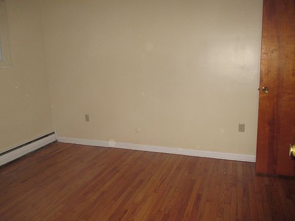 4th image of 155 Garden Ave APT 1A
