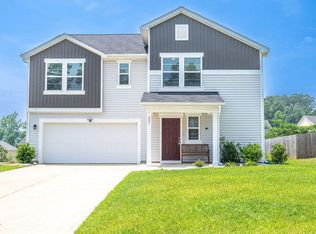 221 Hallow Oak St, Spring Lake, NC 28390