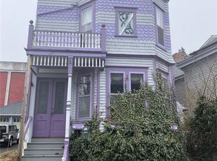 76 Division St, Newport, RI 02840