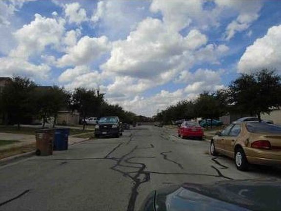 Exterior Neighborhood (street photo)