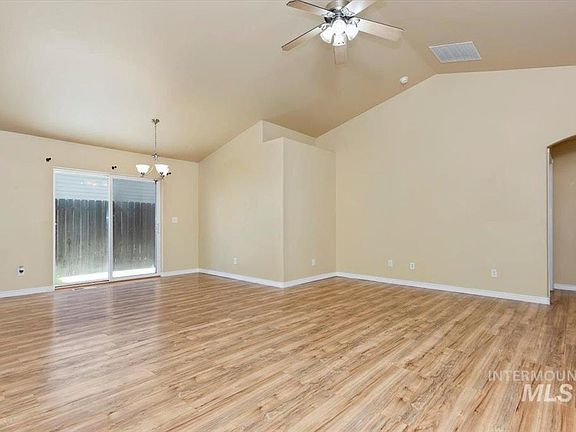 5th image of 947 Arrow Wood Ct