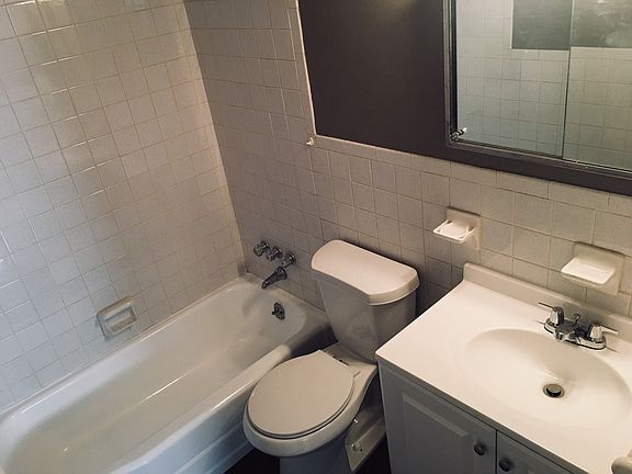 2nd image of 470 Moule Dr