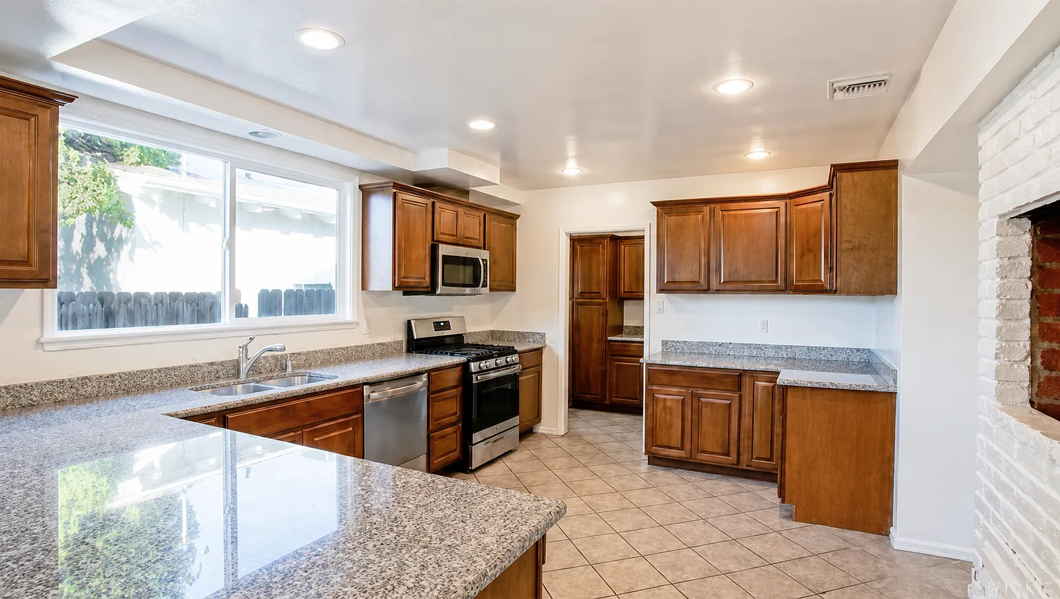 8845 Hatillo Ave — Photo 2