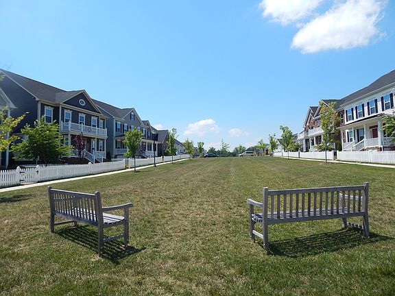 Expansive greenspace 