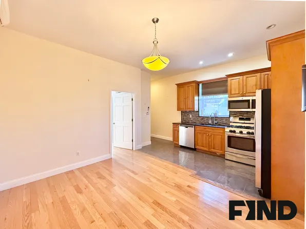 169 Sackett Street image 4 of 27