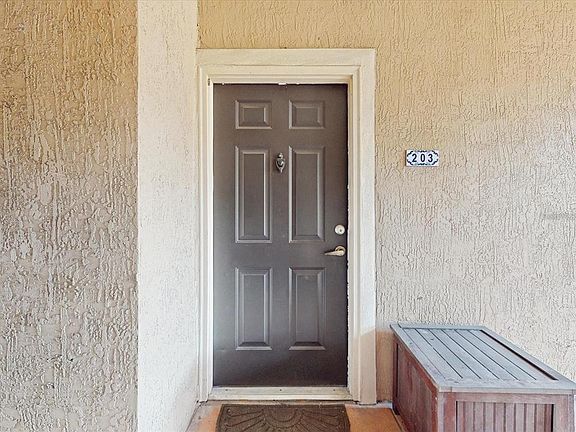 2nd image of 5578 Metrowest Blvd Unit 203