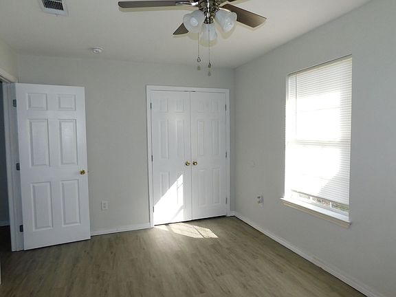 4th image of 14437 Whitney Dr Unit A