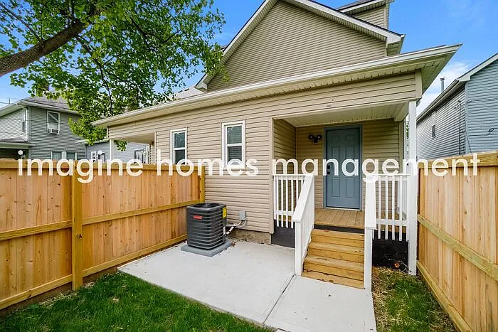 886 E Fulton St #1 — Photo 15