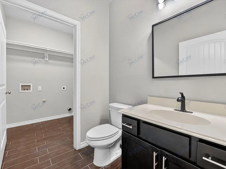 912 Drexel St #B — Photo 16