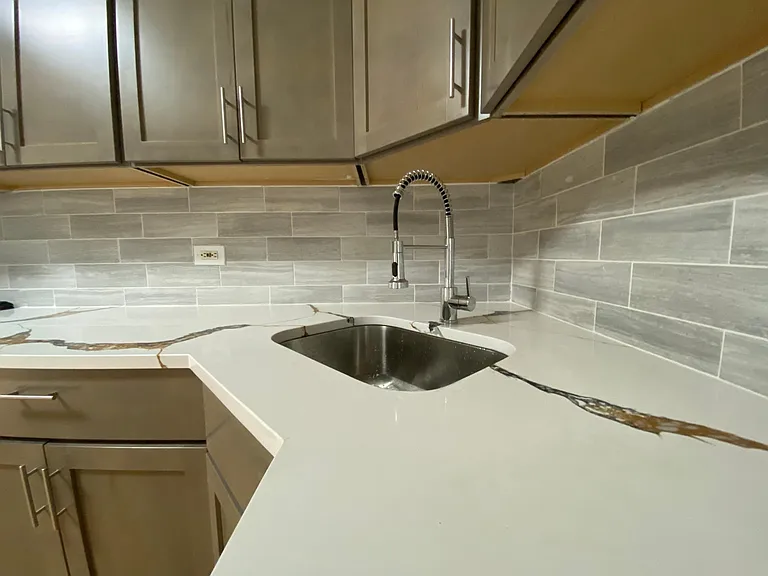 2323 W Fullerton Ave #3 — Photo 4