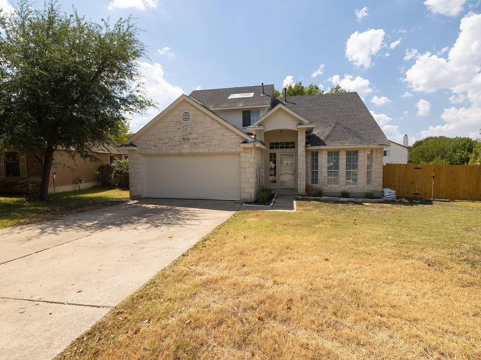 3 bed, 2.5 bath, 2238 sqft, $2,300 — Photo 3