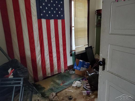 3rd image of 1722 Jordan St