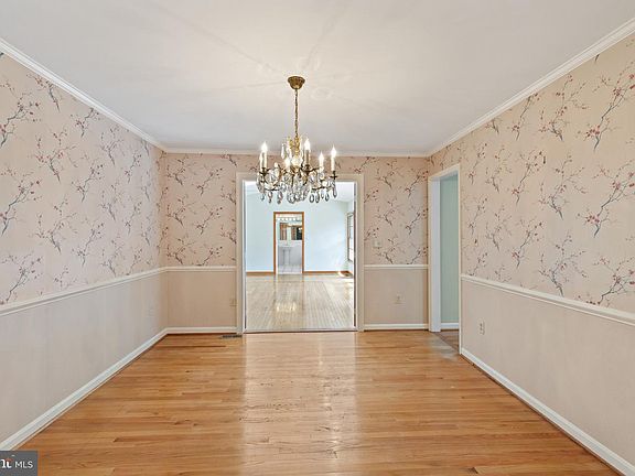 5th image of 359 Preswick Way