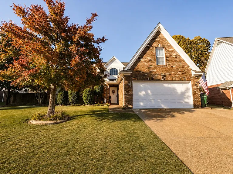 11652 Belle Manor Dr — Photo 1