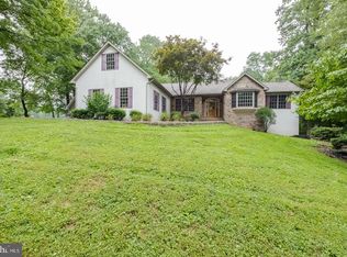 367 Woodcrest Rd, West Grove, PA 19390