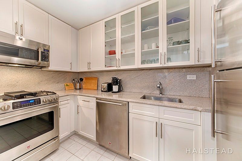 1st image of 141 Amsterdam Ave #11Z