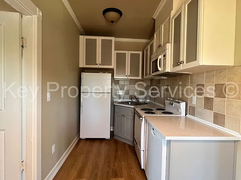 208 Buckeye St #B — Photo 5