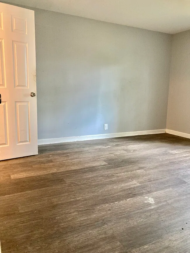 2 bed, 1.5 bath, $950 — Photo 3
