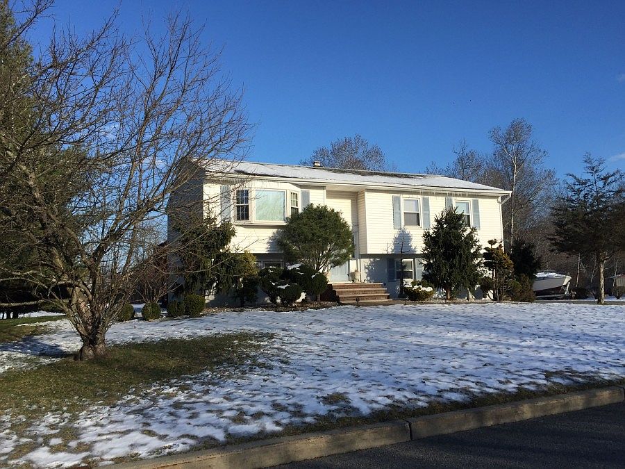 2nd image of 12 Belvoir Dr #24