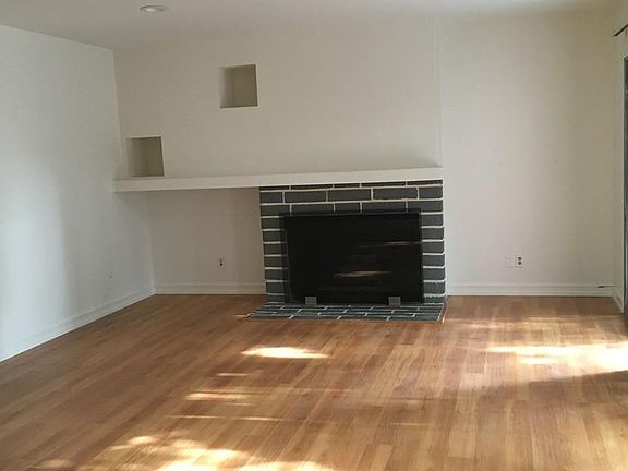 2nd image of 5261 Coldwater Canyon Ave APT F