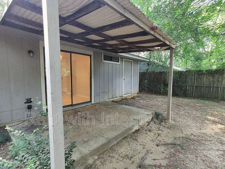 905 Tomahawk Ct — Photo 15