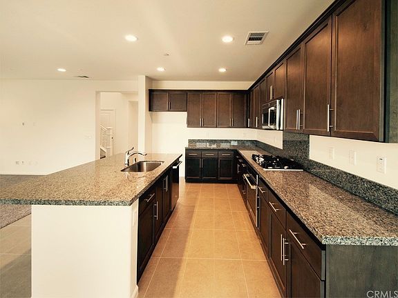 5th image of 24463 Poinsettia Dr