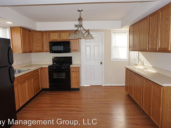 4th image of 1704 Brookview Rd