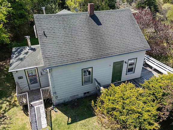 2nd image of 46 Fraserville Loop E