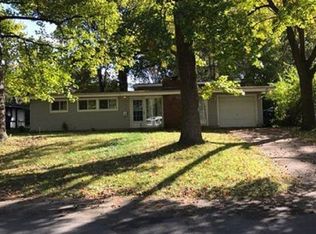 1010 Robinwood Dr, Florissant, MO 63033