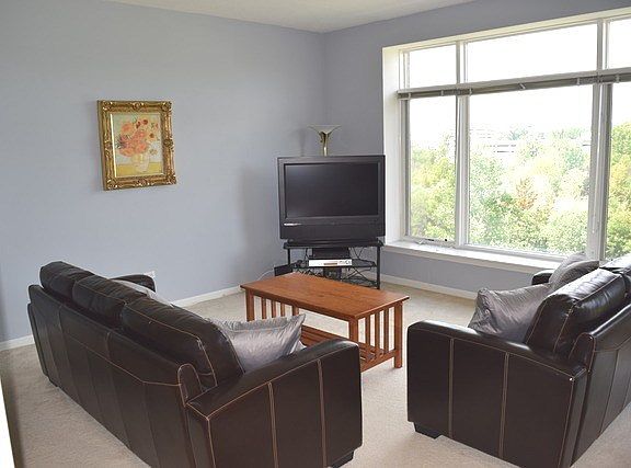 5th image of 845 E 22nd St APT 309