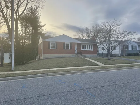 2106 Suburban Greens Dr, Lutherville Timonium, MD 21093