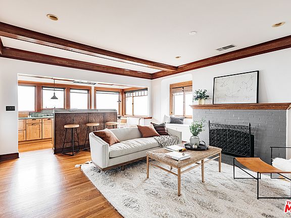 4th image of 2424 Echo Park Ave
