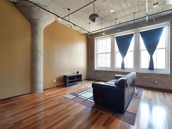 3rd image of 1511 Locust St APT 501