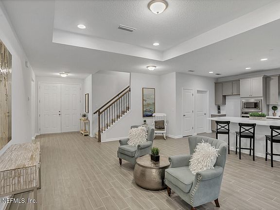 5th image of 142 GOODHOPE Court