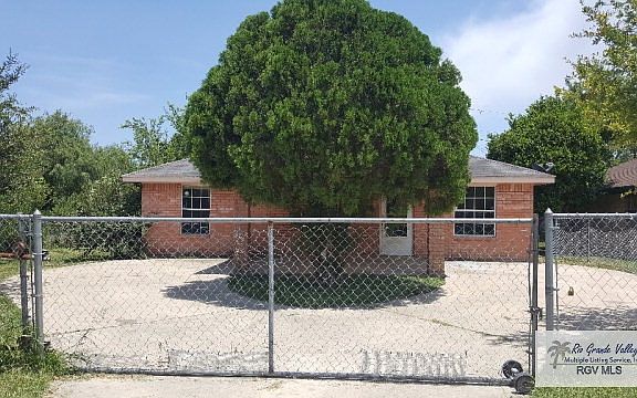 2nd image of 403 Parral St