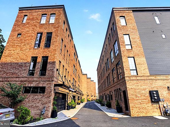 3rd image of 2431 Innovator Way #B8