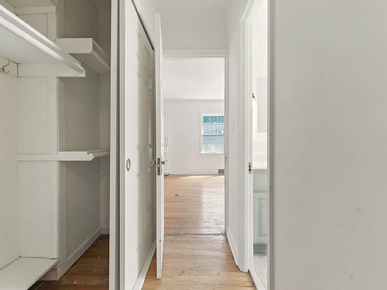 6206 Terrydale St — Photo 32