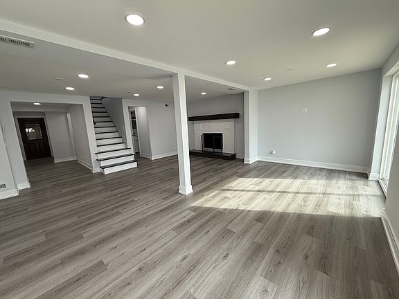 5th image of 33670 N Lake Shore Dr
