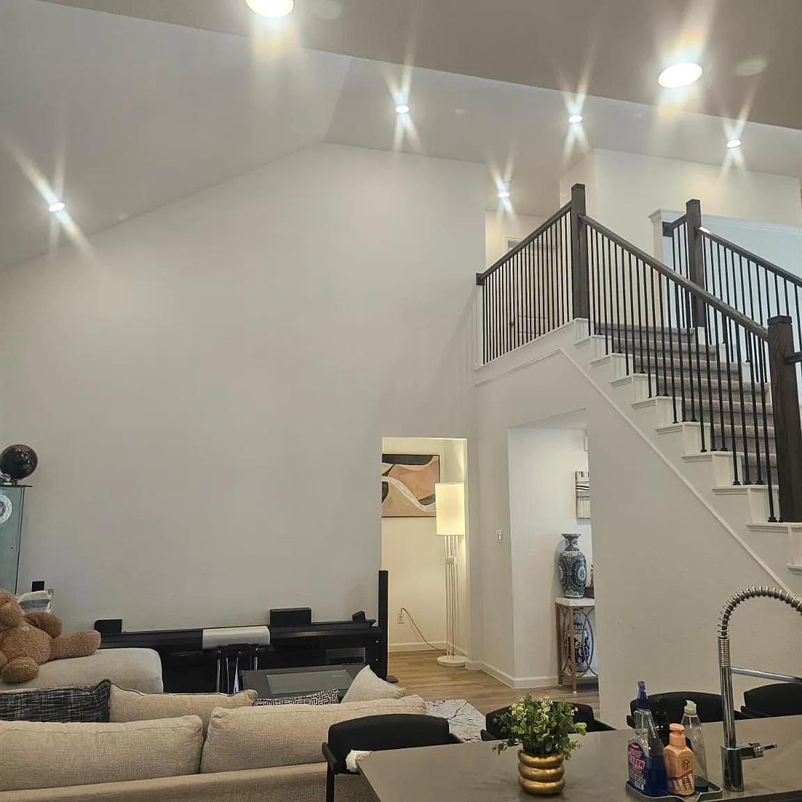 4 bed, 2.5 bath, 2624 sqft, $2,500 — Photo 4