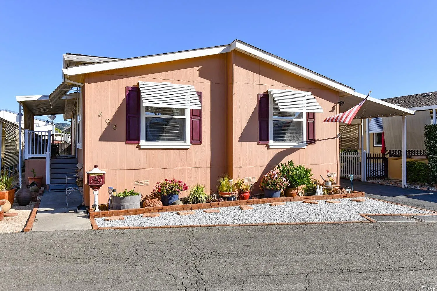 306 Robert Way photo 1