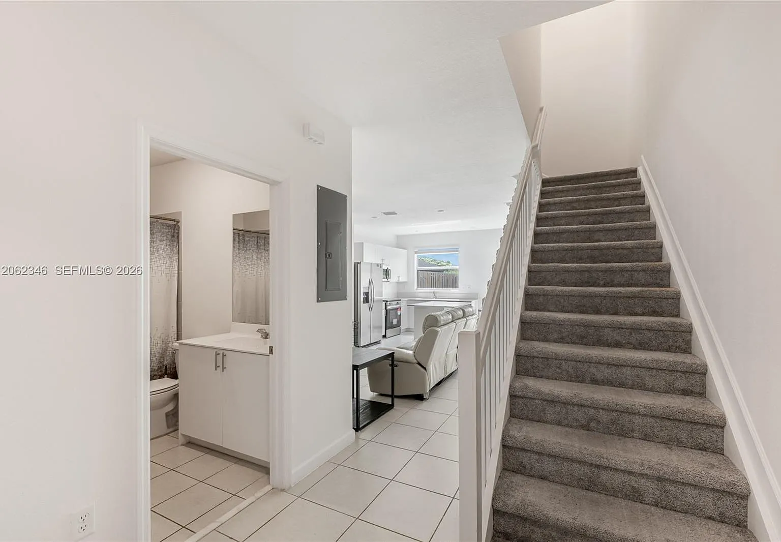 3 bed, 3.0 bath, 1328 sqft, $2,950 — Photo 4