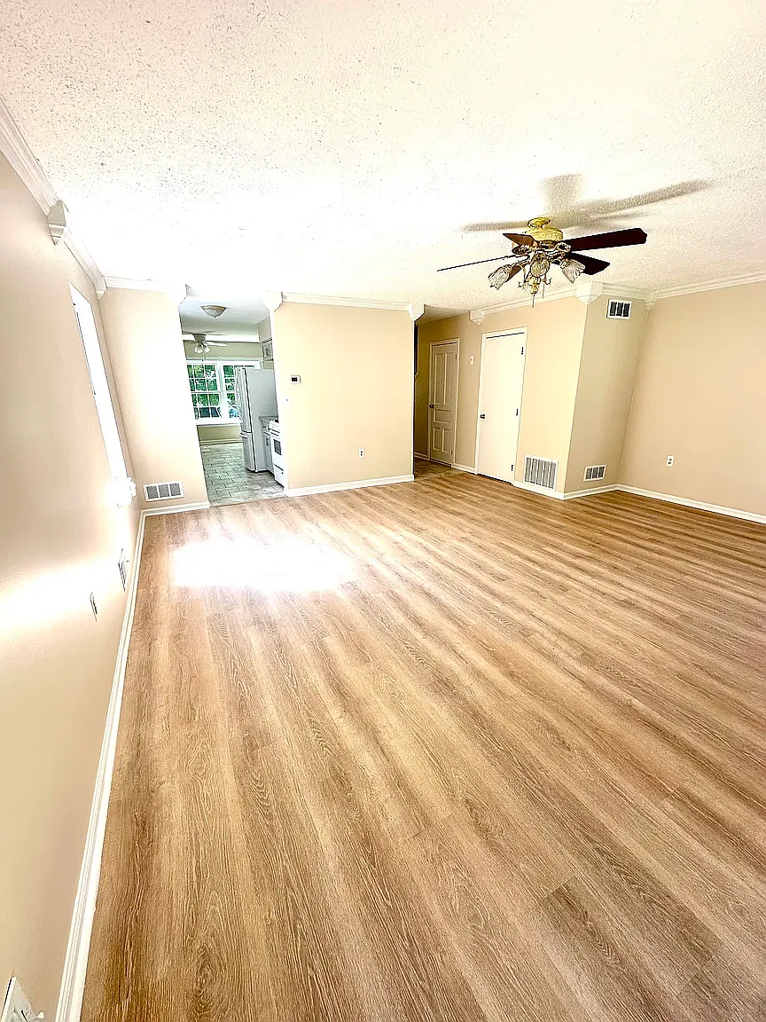 3 bed, 2.5 bath, 1700 sqft, $3,250 — Photo 2